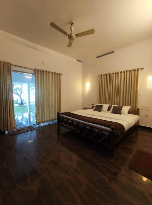 Riveria Portico - River Side 6 Bedroom Private Pool Bungalow North Paravur Extérieur photo