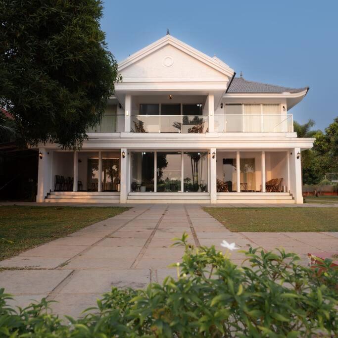 Riveria Portico - River Side 6 Bedroom Private Pool Bungalow North Paravur Extérieur photo