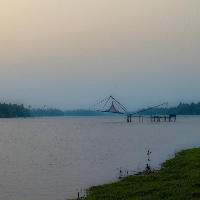 Riveria Portico - River Side 6 Bedroom Private Pool Bungalow North Paravur Extérieur photo