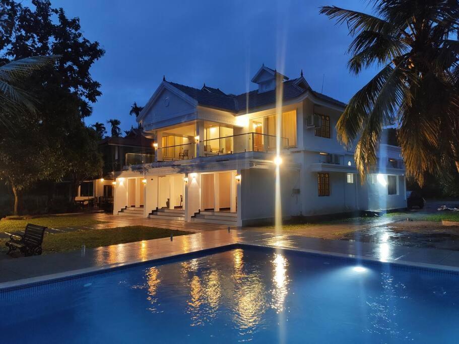 Riveria Portico - River Side 6 Bedroom Private Pool Bungalow North Paravur Extérieur photo